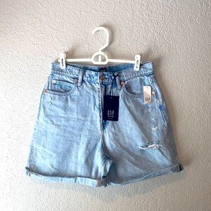 NWT Gap Denim Mom Short size 6/28